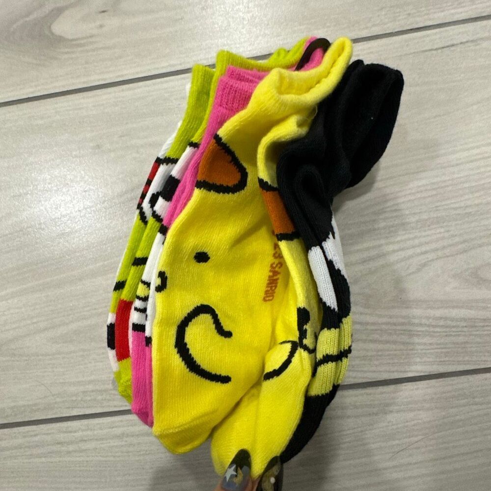 NWT Sanrio Hello Kitty & Friends no-show socks. The socks are available in women - Picture 4 of 7